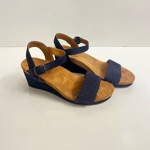 Lucky Brand Kennette Blue Oiled Sued Wedge Heels Sandals Size 9.5